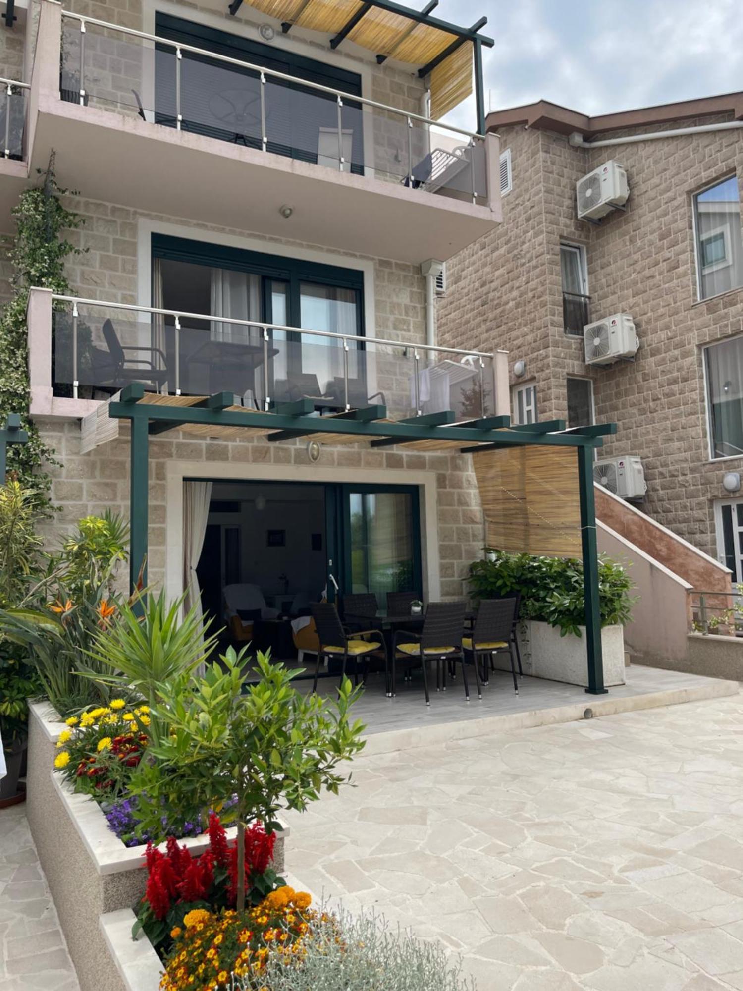 Apartmani Mia Tivat Exteriér fotografie